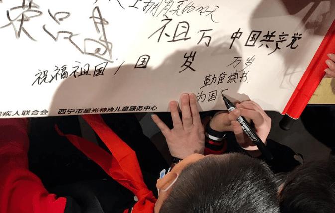 逃离棕榈树森林